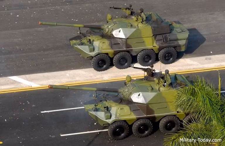 Các loại thiết giáp như BTR-60 có quân số khá lớn trong biên chế của Quân đội Cuba, kèm theo đó là việc Cuba tự nâng cấp, cải tiến xe chở quân BTR-60 với việc trang bị cho nó tháp pháo của xe tăng T-55 hoặc tháp pháo của xe tăng hạng nhẹ PT-76. Nguồn ảnh: Militaria.