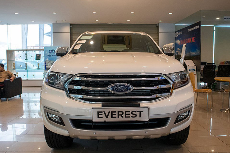 Thực tế, mức giảm sâu cho Ford Everest 2020 lần này không áp dụng tại toàn hệ thống mà tùy thuộc vào chính sách riêng của từng đại lý. Bên cạnh mức giảm sâu, một số đại lý khác hiện vẫn đang áp dụng mức giảm từ 60 - 90 triệu đồng cho phiên bản này.
