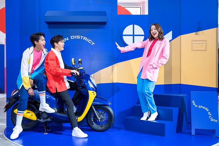 Về vận hành, Honda Scoopy 2021 tiếp tục sử dụng động cơ eSP dung tích 110cc tương tự như mẫu Honda Beat hay Genio. Trang bị động cơ này giúp xe có công suất 9 mã lực tại tua máy 7.500 vòng/phút và mômen xoắn cực đại 9.3 Nm tại tua máy 5.500 vòng/phút. Honda cho biết mức tiêu thụ nhiên liệu của động cơ eSP trên Scoopy chỉ là 1,7 lít/100km.