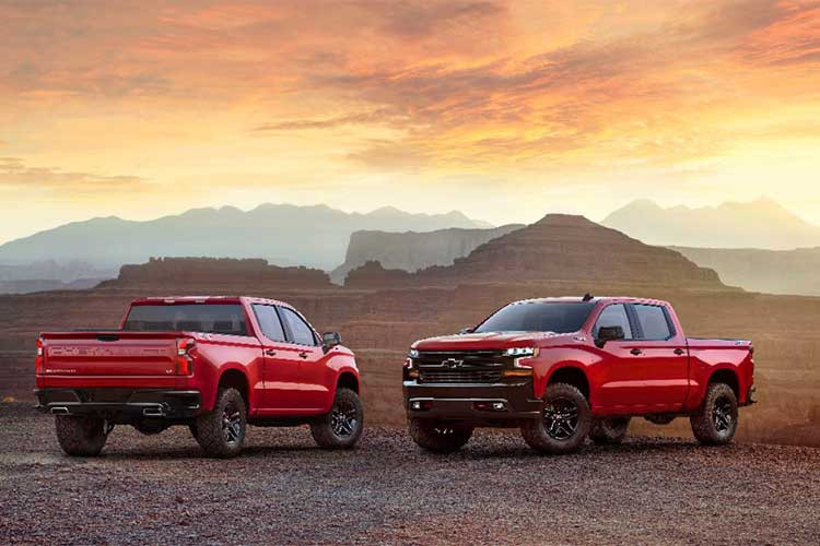 Hiện Chevrolet vẫn chưa công bố thông tin chi tiết về từng bản trang bị của dòng Silverado 2019. Chỉ biết rằng, Silverado 2019 lớn hơn phiên bản hiện tại về mọi mặt kích thước. Dù tăng kích thước nhưng xe lại giảm 204 kg trọng lượng nhờ nhiều bộ phận bằng nhôm ở nhiều chi tiết.