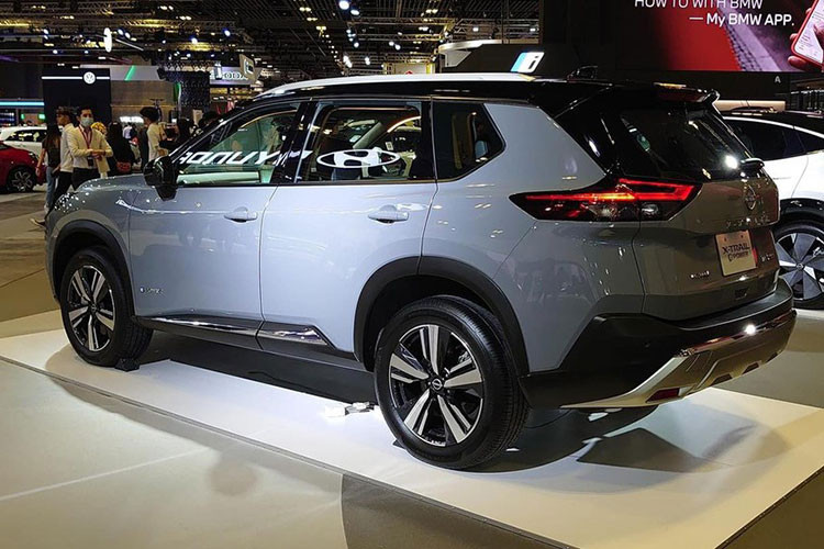 Xe được trang bị công nghệ truyền động e-Power của hãng Nissan. Đây là công nghệ hiện đang được dùng cho nhiều mẫu xe Nissan như Kicks e-Power, Note e-Power và Serena e-Power. Tuy nhiên, khác với Nissan Kicks e-Power đang bán tại Việt Nam, X-Trail e-Power mới được trang bị động cơ xăng VC-Turbo 3 xi-lanh, tăng áp, dung tích 1.5L, tạo ra công suất tối đa 142 mã lực và mô-men xoắn cực đại 250 Nm.