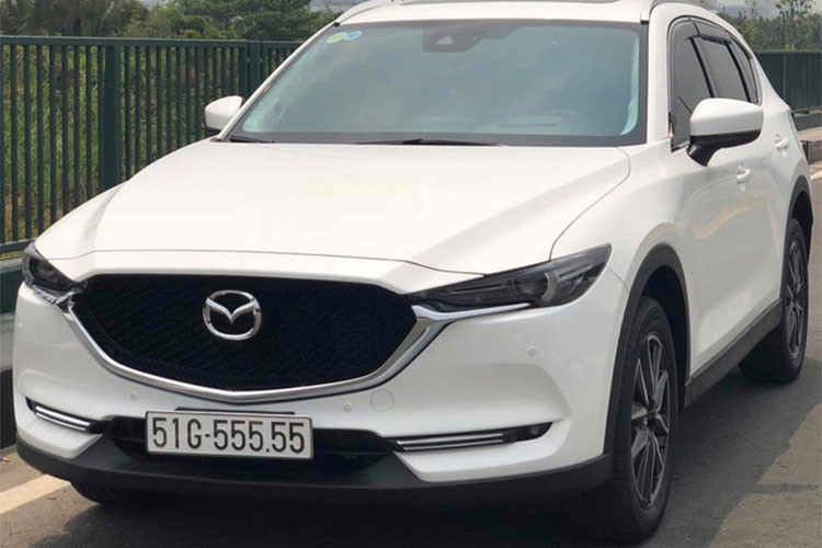 Mazda CX-5 được xem là một trong những “con át chủ bài” trong chiến lược cạnh tranh của Mazda trên toàn cầu. Thế hệ trước đó của mẫu xe này cũng đã chiếm 25% tổng doanh số toàn cầu của hãng xe này và tại thị trường ôtô Việt Nam, nó cũng luôn đạt doanh số cao nhất dòng CUV.