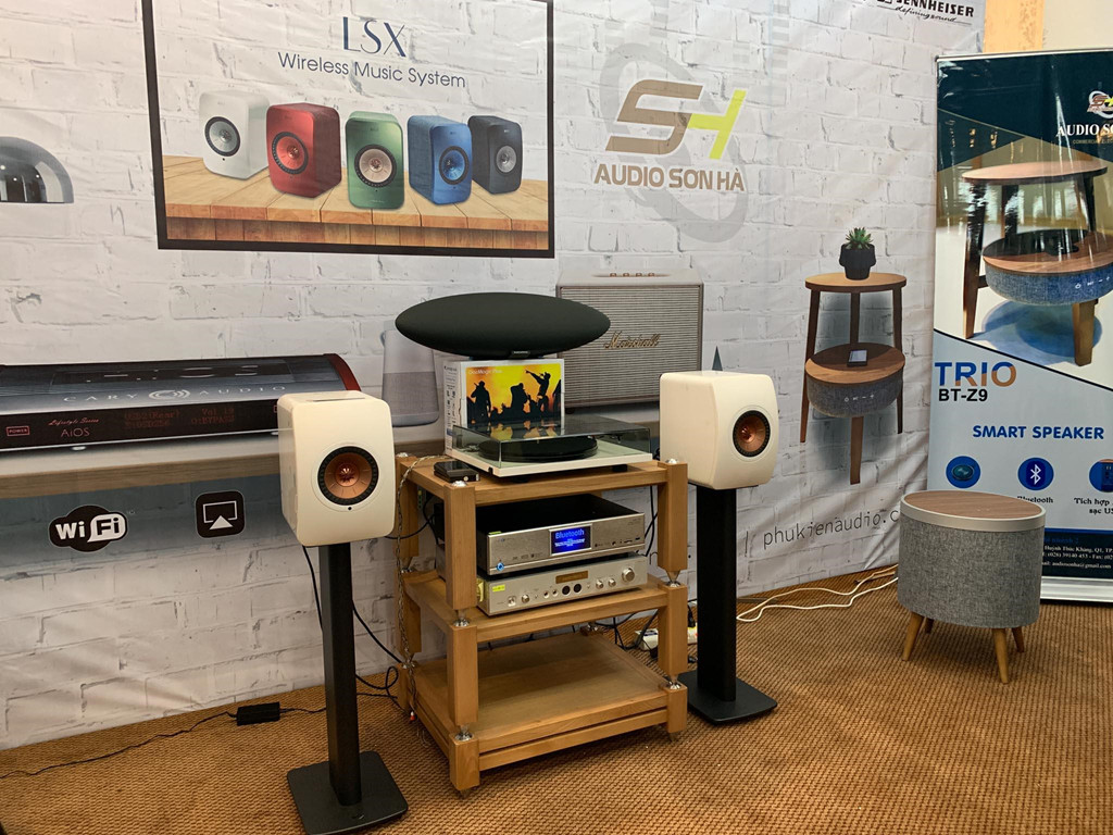 Được tổ chức bởi Tạp chí Nghe Nhìn Việt Nam, Headphile Show 2019 là nơi quy tụ nhiều thương hiệu hàng đầu trong lĩnh vực âm thanh hiện nay như Focal, Sennheiser, Sony, JBL, Harman Kardon, AKG, Astell&amp;Kern, Jabra, Meze, Dynaudio, McIntosh, Pioneer, AudioTechnica, Yamaha... Bên cạnh đó, Triển lãm còn có sự góp mặt của các đơn vị đến từ nhiều nước khác trong khu vực, mang đến nhiều thương hiệu lần đầu tiên xuất hiện tại Việt Nam như Dita, Final, Lotoo…