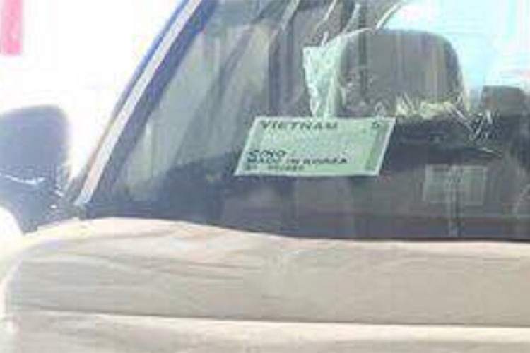 Một gói hỗ trợ lái xe được trang bị cho Santa Fe 2019 gồm Cảnh báo va chạm trước, Hỗ trợ giữ làn đường và Kiểm soát hành trình thích ứng. Các tính năng an toàn khác có Hỗ trợ lái xe đường cao tốc, Hệ thống cảnh báo va chạm phía sau, tính năng Safe Exit Assist ngăn chặn va chạm với xe máy khi mở cửa.