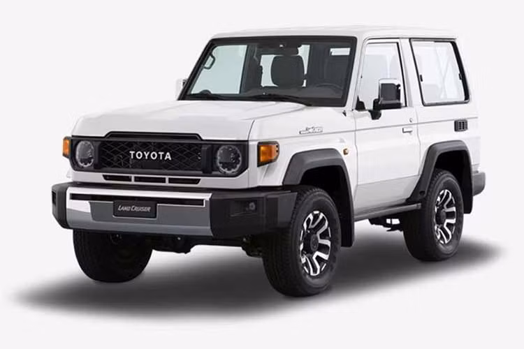 Mức giá xe Toyota Land Cruiser 71 bán ra khởi điểm chỉ từ 46.000 USD (1,12 tỷ đồng) tại UAE. Xe sẽ có mặt ở các đại lý từ tháng 2/2024 tới đây.