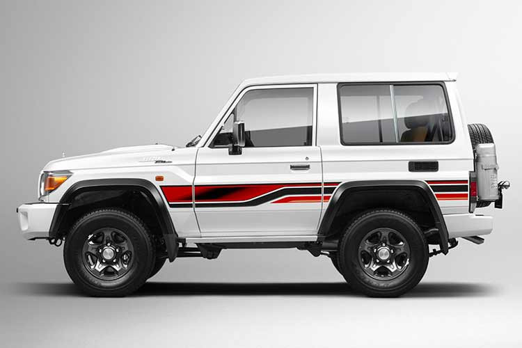 Trong khi hầu hết mọi người sẽ thấy Land Cruiser 5 cửa thực dụng hơn nhiều, thì biến thể 3 cửa lại có sức hấp dẫn riêng biệt đối với những người đam mê địa hình nhờ kích thước nhỏ gọn.