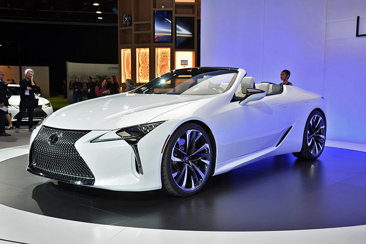Xe dự định sẽ sớm đến các đại lý ở Mỹ hơn so với dự kiến, giá xe Lexus LC Convertible bán ra khởi điểm dự kiến là 92.300 USD (khoảng 2,14 tỷ đồng) cho LC 500 và 96.810 USD (khoảng 2,25 tỷ đồng) cho LC 500h.