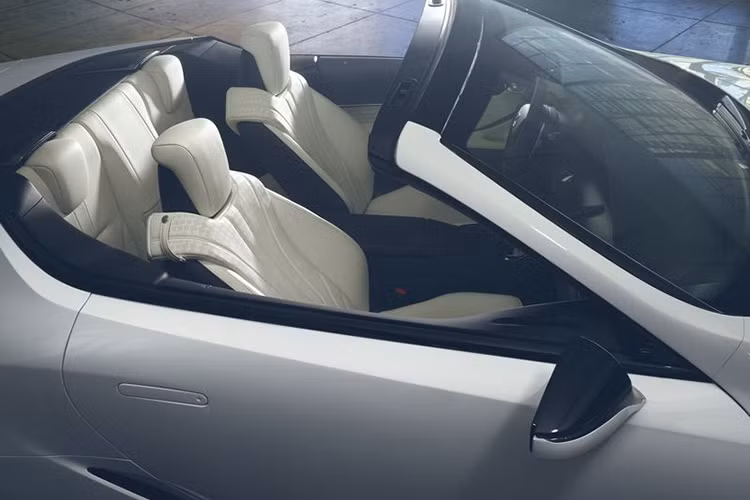 Theo EPA, mức tiêu thụ nhiên liệu trung bình của Lexus LC mới là 9,05 lít, 6,72 lít và 7,84 lít / 100km cho đường đô thị, cao tốc và kết hợp.