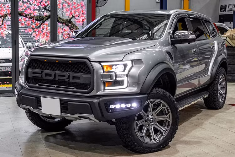 Thay doi luoi tan nhiet, den chieu sang khong bi tu choi dang kiem