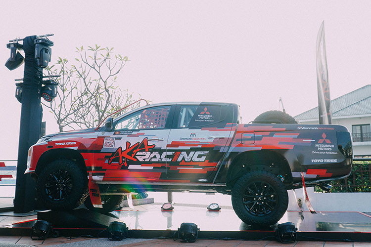 Tại AXCR 2019, chiếc xe bán tải Mitsubishi Triton hàng thửa cùng đội đua AKA Racing Việt Nam đã vượt qua mọi thử thách, chinh phục mọi địa hình trong điều kiện thời tiết khó khăn để hoàn thành xuất sắc 6 chặng đua, cán đích tại vị trí 17/34 và đọat giải Đội đua có thành tích ấn tượng nhất.