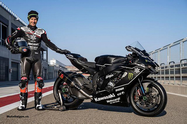 Các piston nhẹ hơn khiến vòng tua được đẩy lên cao, chính vì vậy trục cam và lo xo xupap của những chiếc Kawasaki Ninja ZX-10RR Winter Test đặc biệt cũng được thiết kế để vận hành ở hiệu suất cao.