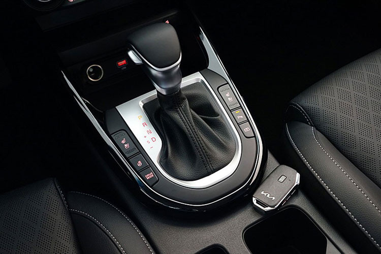 Về khả năng vận hành, Kia Cerato 2022 vẫn sẽ có 2 tùy chọn động cơ như đời cũ do chỉ là bản nâng cấp giữa vòng đời. Cụ thể, xe có 2 loại động cơ xăng là 1.6L và 2.0L.