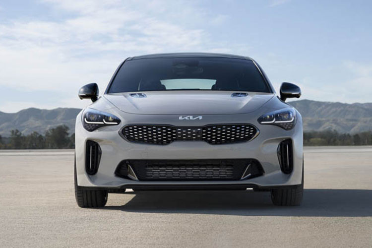 Bên cạnh phiên bản GDI, động cơ 3,5 lít của Kia K8 2022 Sedan còn có phiên bản sử dụng hệ thống phun propan lỏng (LPI). Tuy nhiên, công suất sẽ chỉ là 237 mã lực và mô-men xoắn 314 Nm. Trong khi đó, nhiều khả năng xe sẽ không có động cơ diesel.