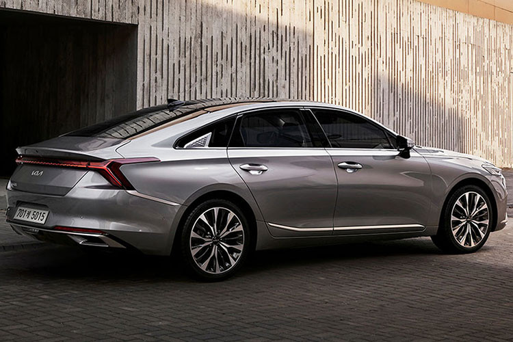 Theo kế hoạch, Kia K8 hoàn toàn mới đã mở danh sách cọc sớm và sẽ được bán ra vào tháng tới, ban đầu tại quê nhà Hàn Quốc trước khi tiếp cận thị trường toàn cầu.