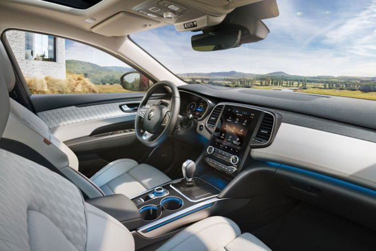 Hệ thống Multi-Sense có thể được truy cập thông qua hệ thống thông tin giải trí Easy Link, một phần của hệ sinh thái Easy Connection do Renault phát triển. Tùy vào phiên bản mà màn hình giải trí của xe sẽ có kích thước 7 inch - 9.3 inch, tương thích Android Auto và Apple CarPlay.