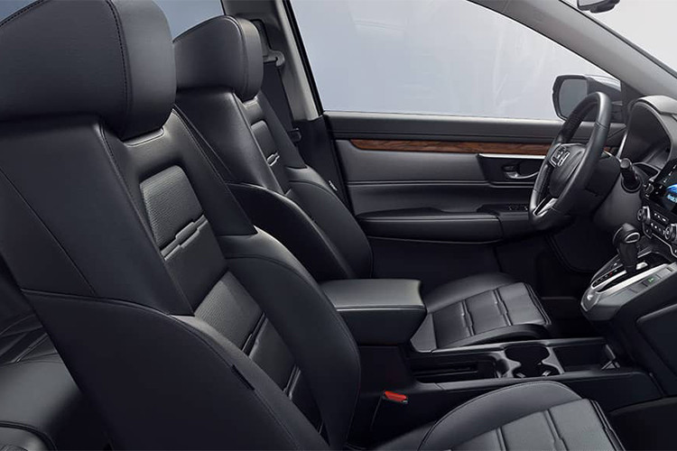 Tuy nhiên, Châu Âu không phải là thị trường đầu tiên mẫu CR-V hybrid ra mắt, vinh dự đó thuộc về Trung Quốc. Khách hàng tại quốc gia đông dân nhất thế giới chính thức được đặt hàng phiên bản này từ quý 3/2017.