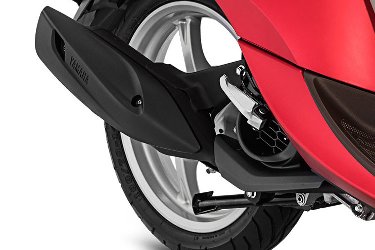 Trên phiên bản mới, Fino vẫn sở hữu động cơ Blue Core 4 thì 1 xi-lanh 125cc làm mát bằng không khí, phun xăng điện tử, công suất 9,38 mã lực tại vòng tua 8.000 vòng/phút và mô-men xoắn cực đại 9,6 Nm tại 5.500 vòng/phút.