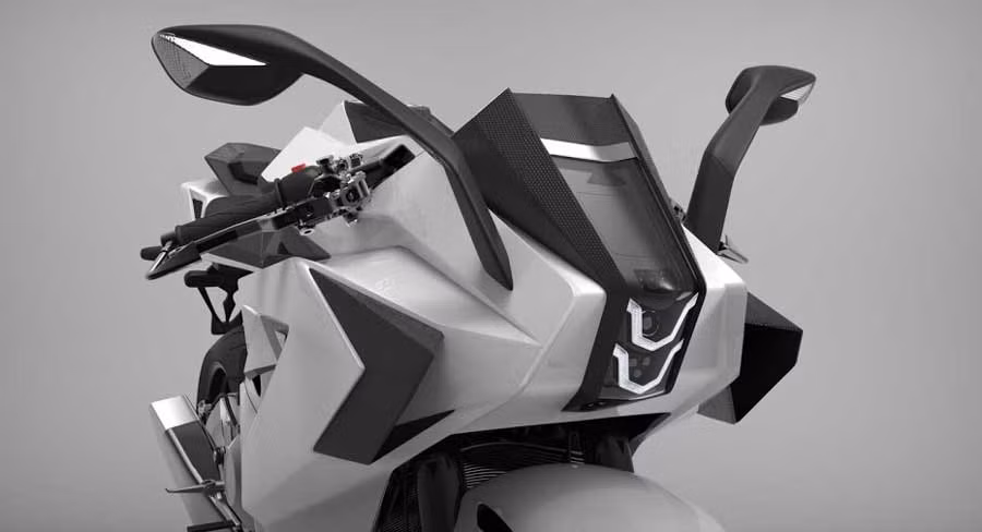 Điều trước tiên, thiết kế phải khác biệt. Phần khung xe với thiết kế viễn tưởng, toàn bộ phần khung phụ được đẩy cao, xuất phát từ điểm giữa khung chính dưới lớp thân vỏ bên ngoài, tạo cảm giác thanh thoát nhưng không bị trống về bố cục.