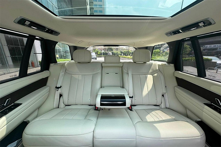 Xe có hệ thống lọc không khí trong xe kết hợp công nghệ nanoeTM X kép để giảm thiểu chất gây dị ứng và loại bỏ mầm bệnh, từ đó loại bỏ đáng kể mùi khó chịu, đồng thời hệ thống quản lý CO2 và bộ lọc PM2.5 nâng cao chất lượng không khí... 