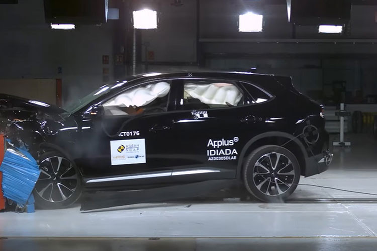 VinFast VF8 chay dien dat 5 sao an toan cua ASEAN NCAP
