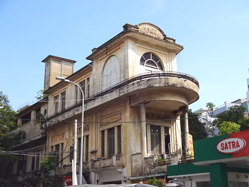 Nha "vang" 4 mat tien von dep nhat Sai Gon dang xuong cap