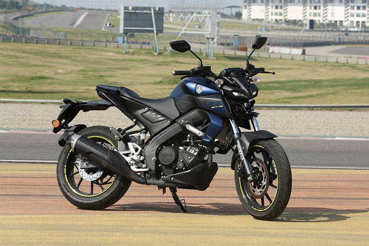 Yamaha MT-15 được xem là mẫu xe thay thế cho mẫu Xabre, hay còn có tên khác tại Việt Nam là Yamaha TFX 150, các thị trường khác đều đã ra mắt mẫu MT-15. Giá xe Yamaha MT-15 tại thị trường Ấn Độ được bán ra niêm yết là 136.000 Rupee (tương đương 46 triệu đồng).
