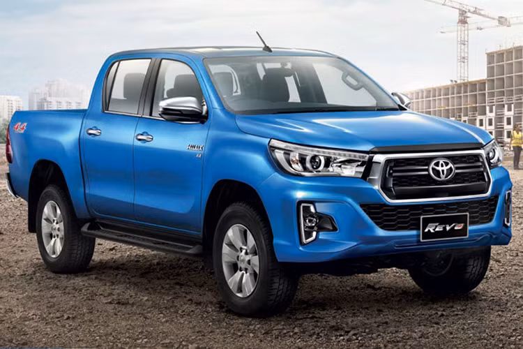 Hãng xe ôtô Toyota vừa nhanh chóng tung ra bản nâng cấp của mẫu xe Hilux nhằm cạnh tranh sòng phẳng với đối thủ Isuzu D-Max tại thị trường Thái Lan. Theo đó thiết kế của mẫu Tacoma nổi tiếng ở thị trường Mỹ đã được ứng dụng cho chiếc xe bán tải Toyota Hilux 2018 mới này.