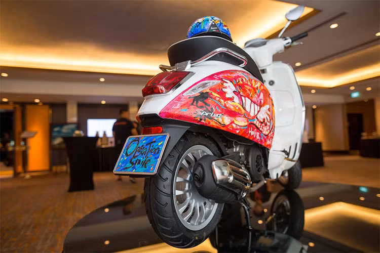 Điểm độc đáo của sự kiện năm nay là có thêm phần biểu diễn boxing của những người nổi tiếng, doanh nhân để truyền tải thông điệp “Fight For Smiles – Cùng nỗ lực để tạo ra nhiều nụ cười cho các em nhỏ Việt Nam”. Kết thúc phiên đấu giá, chiếc Piaggio Vespa Sprint khoác lên mình tác phẩm hội họa của họa sỹ Lê Kinh đã được trả mức giá cao nhất là 26.000 USD (tương đương khoảng 591 triệu đồng).