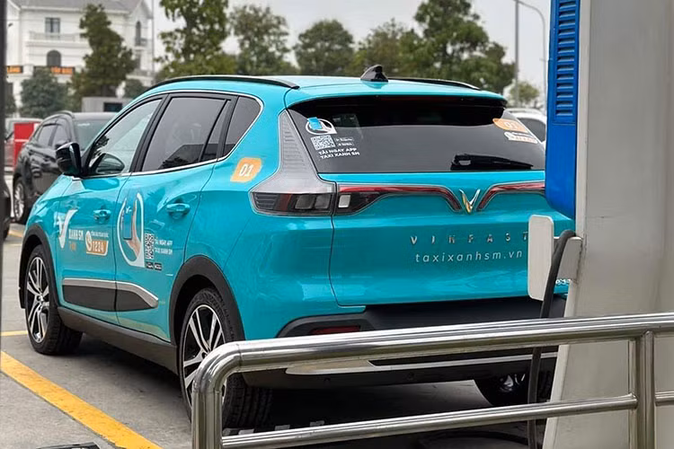 Xe taxi dien Vinfast se chinh thuc hoat dong tai Ha Noi tu 14/04/2023-Hinh-3