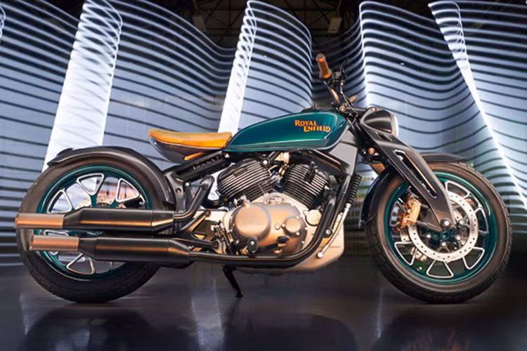 Chiếc KX Concept này cũng đã từng được hãng xe máy Royal Enfield sử dụng từ những năm 1937 với phiên bản Concept mang động cơ 1.140cc, là dung tích lớn nhất từng được chế tạo vào thời điểm đó. Royal Enfield đã đưa cái tên KX lên tầm “luxury motorcycling”, chiếc xe cổ này có khả năng đạt tốc độ tối đa lên đến 129 km/h.