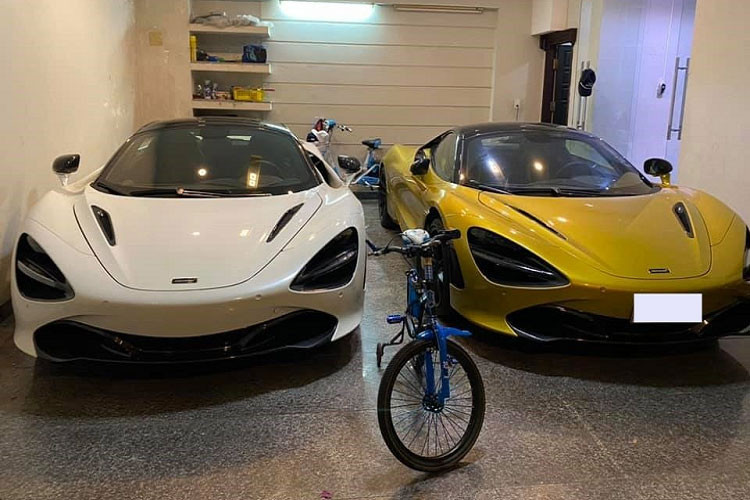 Đến nay, "Rich kid" này lại gây choáng khi thông tin cho bạn bè rằng mình sắp tạm biệt siêu xe McLaren 720S Spider đắt đỏ này để rước về garage cặp xe khủng khác là chiếc Coupe siêu sang Rolls-Royce Wraith và siêu SUV từng nhanh nhất thế giới là Lamborghini Urus.
