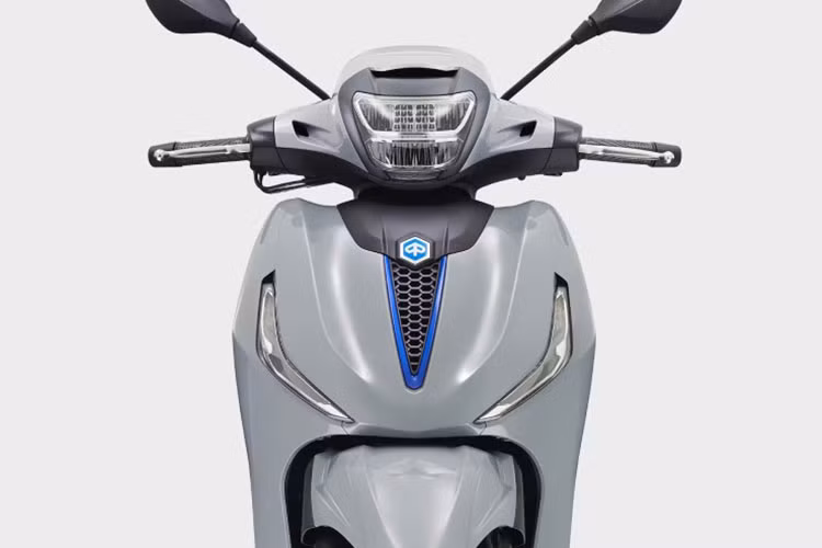 Piaggio Beverly 310 thế hệ mới còn được trang bị các tính năng hiện đại như đèn LED, hệ thống treo tiên tiến, và có sẵn các phiên bản tiêu chuẩn và thể thao Beverly S, đáp ứng nhu cầu đa dạng của người dùng.