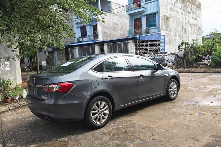 Tuy vậy, với những người mua xe cũ thì những chiếc xe ôtô Luxgen không phải là một lựa chọn tốt khi giá trị thương hiệu của hãng xe này chưa thật sự có gía trị như các hãng xe lâu năm, do đó những chủ nhân của các mẫu xe Luxgen sẽ phải chịu mất giá nặng sau một thời gian sử dụng.