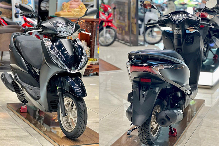  Honda Lead 125 2025 mới tiếp tục có một đợt nâng cấp, mặc dù chưa được ra mắt chính thức tại Việt Nam. Tuy nhiên, mẫu xe này hiện đã có mặt tại nhiều HEAD (hệ thống cửa hàng bán lẻ uỷ quyền của Honda Việt Nam) và những hình ảnh mới nhất đã xuất hiện trên MXH.