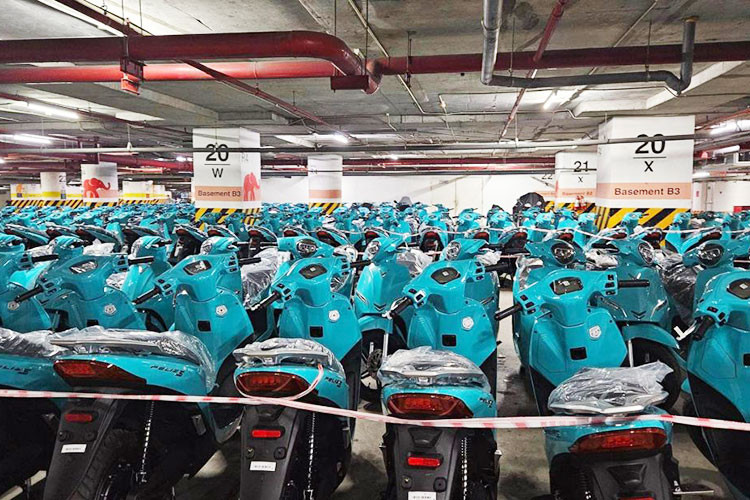 Lo dien dan “xe om” chay dien cua VinFast, dau Grab va Gojek-Hinh-3