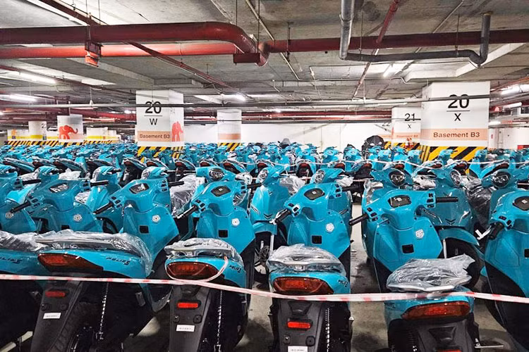 Lo dien dan “xe om” chay dien cua VinFast, dau Grab va Gojek-Hinh-3