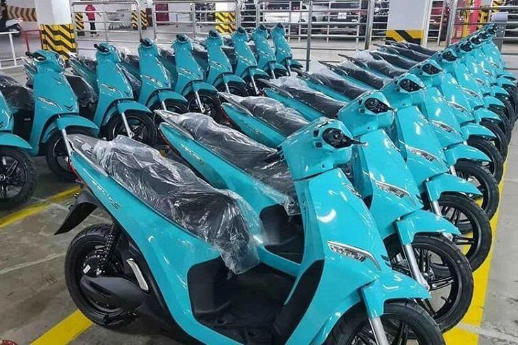 Lo dien dan “xe om” chay dien cua VinFast, dau Grab va Gojek