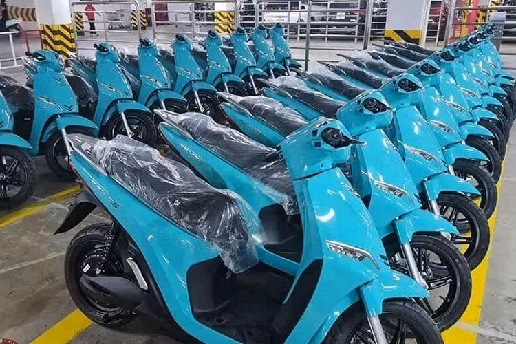 Lo dien dan “xe om” chay dien cua VinFast, dau Grab va Gojek