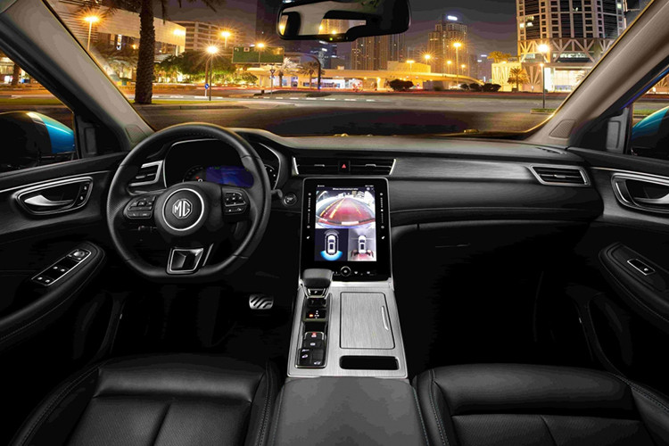 Xe MG RX5 tai Viet Nam e am, giam toi 120 trieu dong keo khach-Hinh-2