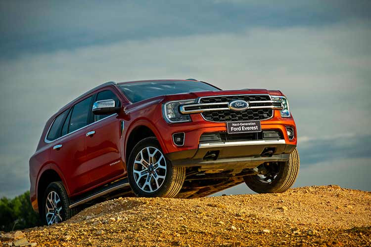 Mua SUV 7 cho, chon Ford Everest, Toyota Fortuner hay Hyundai SantaFe?-Hinh-2