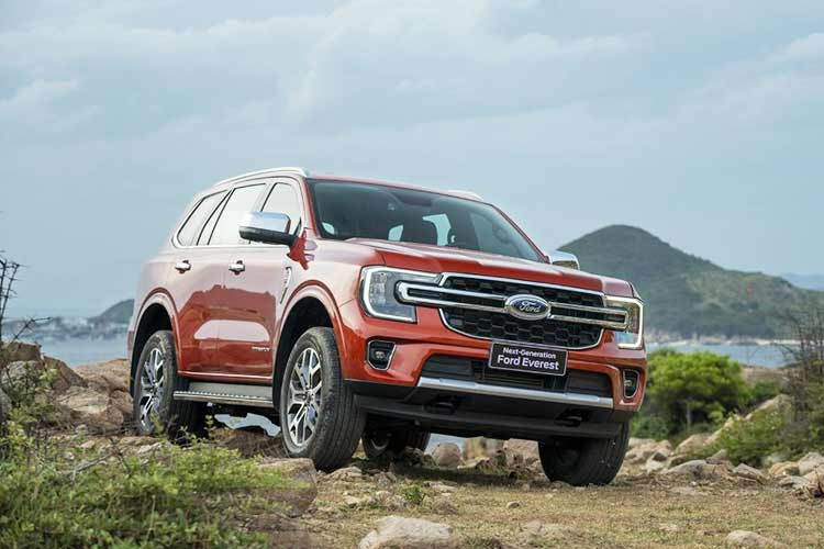 Mua SUV 7 cho, chon Ford Everest, Toyota Fortuner hay Hyundai SantaFe?-Hinh-10