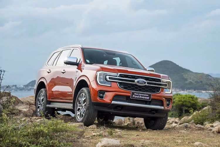 Mua SUV 7 cho, chon Ford Everest, Toyota Fortuner hay Hyundai SantaFe?-Hinh-10