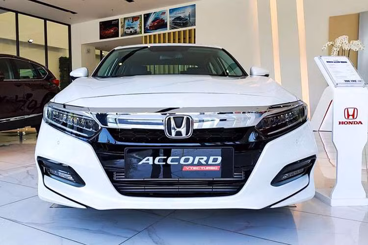 Chỉ có 16 xe được bán ra trong tháng 2/2020, Honda Accord 2019 mới tiếp tục lọt top xe bán ế. Đây thực sự là chuỗi con số đáng buồn cho mẫu xe được coi là đối thủ nặng ký của Toyota Camry tại thị trường Việt.