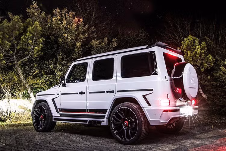 Về thiết kế ngoại thất, dễ dàng nhận thấy chiếc G63 AMG đã được LUMMA Design tận dụng các đường nét thiết kế vuông vắn đặc trưng của dòng G-Class, đồng thời trang bị thêm bộ bodykit khí động học gồm cản trước/sau, vòm bánh xe mở rộng và ốp bệ cửa,…