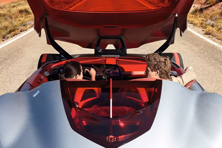 Thiết kế nội thất của chiếc xe mang kiểu dáng tương lai - Trezor của Renault tập trung vào tiện nghi lái nhờ màn hình cảm ứng kích thước lớn bao bọc toàn bộ bảng táp-lô, giúp tăng cường hiệu suất và giúp người lái có cái nhìn tổng quan hơn.