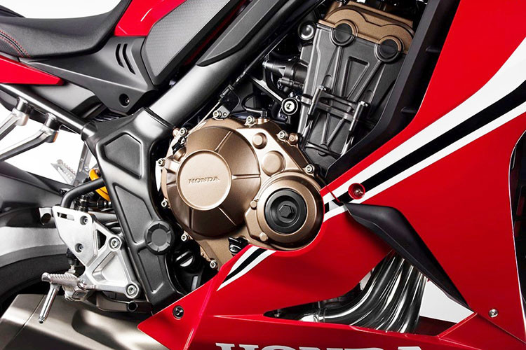 Honda CBR650R tại Việt Nam sử dụng động cơ 4 xi-lanh thẳng hàng, 649 phân khối, công suất 94 mã lực tại 12.000 vòng/phút và mô-men xoắn cực đại 64 Nm tại 8.500 vòng/phút, hộp số 6 cấp. CBR650R trang bị hệ thống kiểm soát lực xoắn HSTC kiểm soát độ bám đường cho bánh sau, có thể kích hoạt tuỳ nhu cầu người lái.