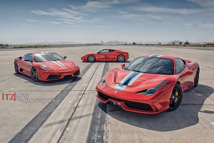 Itzkirb|Photography với bức hình bộ 3 ngựa nòi nhà Ferrari. 