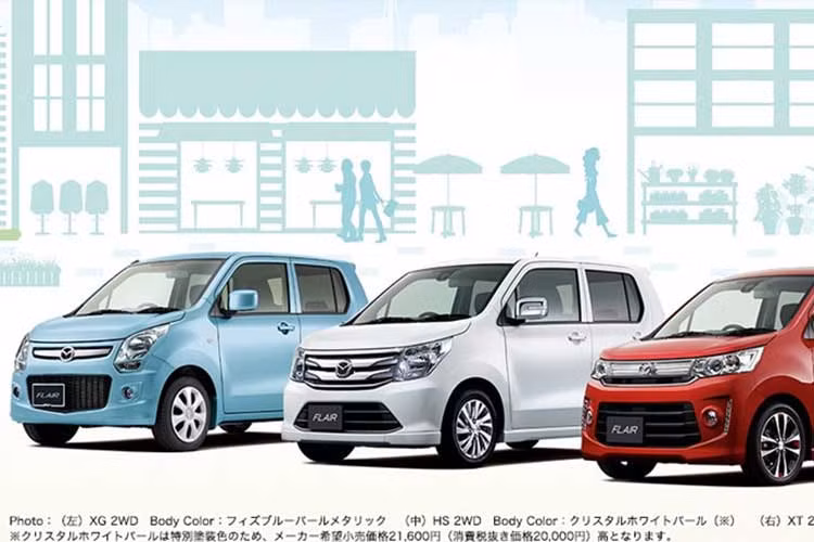 Các tính năng vận hành của xe được tối ưu hoàn toàn cho đô thị, nhờ đó chiếc xe chỉ tốn hơn 3 lít xăng cho 100km di chuyển. Gía bán Mazda Flair Wagon từ 1.333.800 triệu Yên (khoảng 267 triệu đồng) đến 1.908.360 triệu Yên (khoảng 382 triệu đồng) cho phiên bản cao cấp nhất.