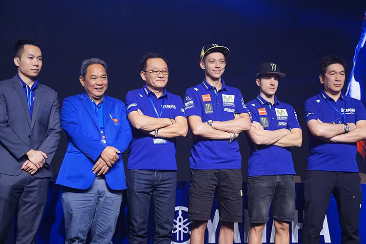 Giao lưu với người hâm mộ tại TP HCM, tay đua 38 tuổi người Ý Valentino Rossi cho biết đây là lần đầu tiên anh đến Việt Nam và được biết Việt Nam là một trong những quốc gia sử dụng xe máy rất phổ biến, cũng như rất nhiều người Việt Nam có niềm đam mê đối với môn thể thao đua xe tốc độ cao như trong giải đua MotoGP.