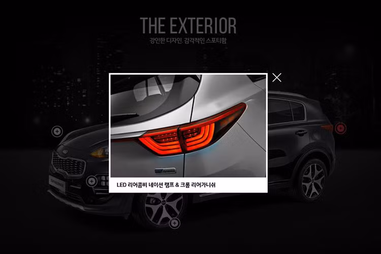 KIA cũng chú trọng trải nghiệm thể thao trên Sportage 2016 với hệ thống pô đôi, vô lăng đáy phẳng tiêu chuẩn và lựa chọn mâm lên đến 19". 